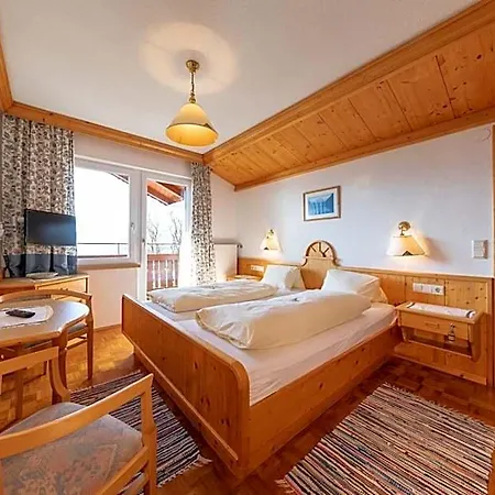 Alpenhof Bed & Breakfast 3*