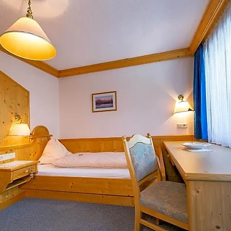 Alpenhof Bed & Breakfast 3*