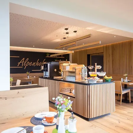 לינה וארוחת בוקר Alpenhof
