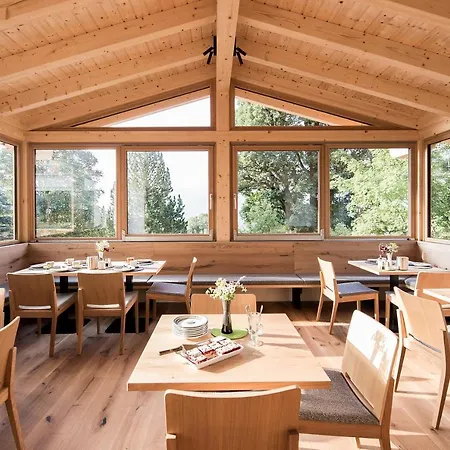 Alojamento de Acomodação e Pequeno-almoço Alpenhof 3*