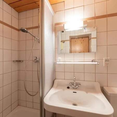 Alpenhof Bed and Breakfast 3*